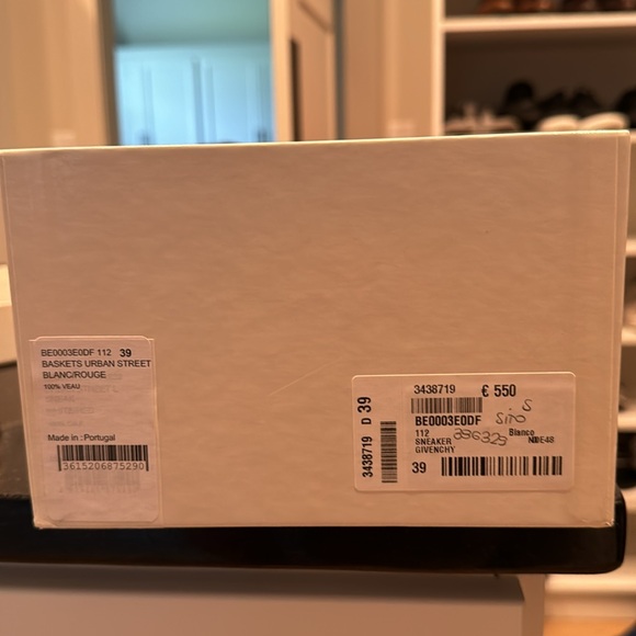 Givenchy sneakers size 39 women’s - Picture 5 of 9